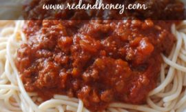 Crock-Pot Spaghetti Bolognese Sauce from Scratch - yum!! This recipe uses only real food ingredients and has a touch of sweet from the honey. A subtle, but mouth-watering addition! (After being married to an Italian for 11 years, I finally found a spaghetti sauce recipe he loves! Yeah, baby!!)