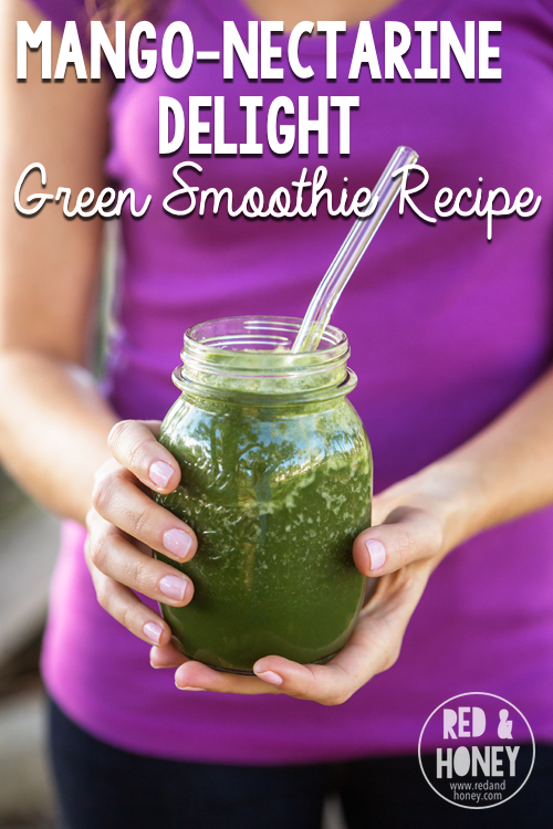 This smoothie recipe is packed with nutrition and tastes amazing! (Also includes tips for creating your own powerhouse green smoothie with your favourite ingredients.) // This recipe looks AMAZING!
