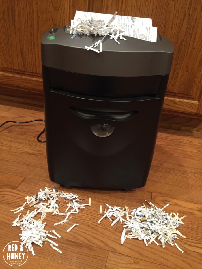3 Tips to Reduce Paper Clutter at Home - R&H2