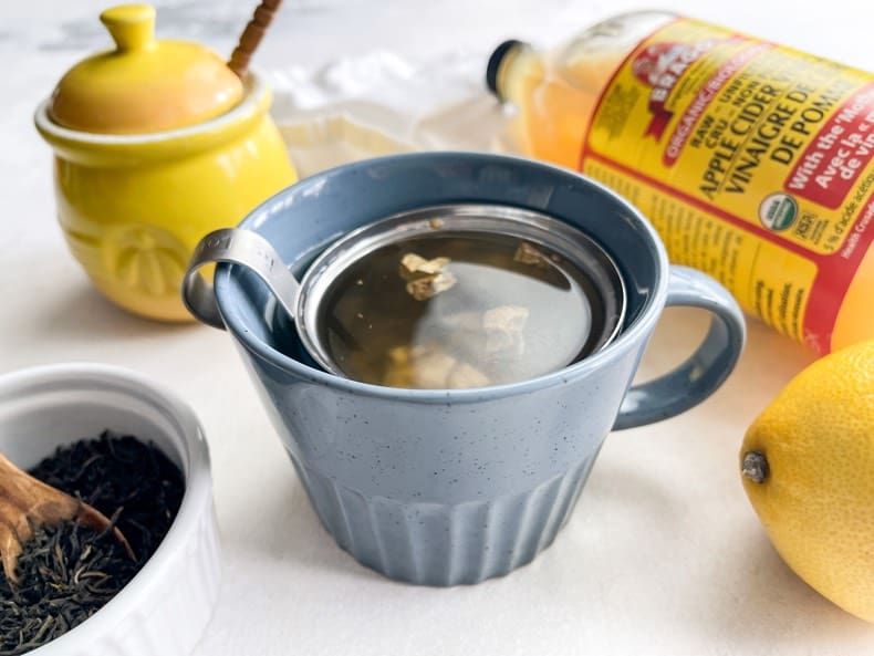 https://redandhoney.com/wp-content/uploads/2021/05/Debloat-Your-Stomach-Tea-Home-Remedy-1.jpg
